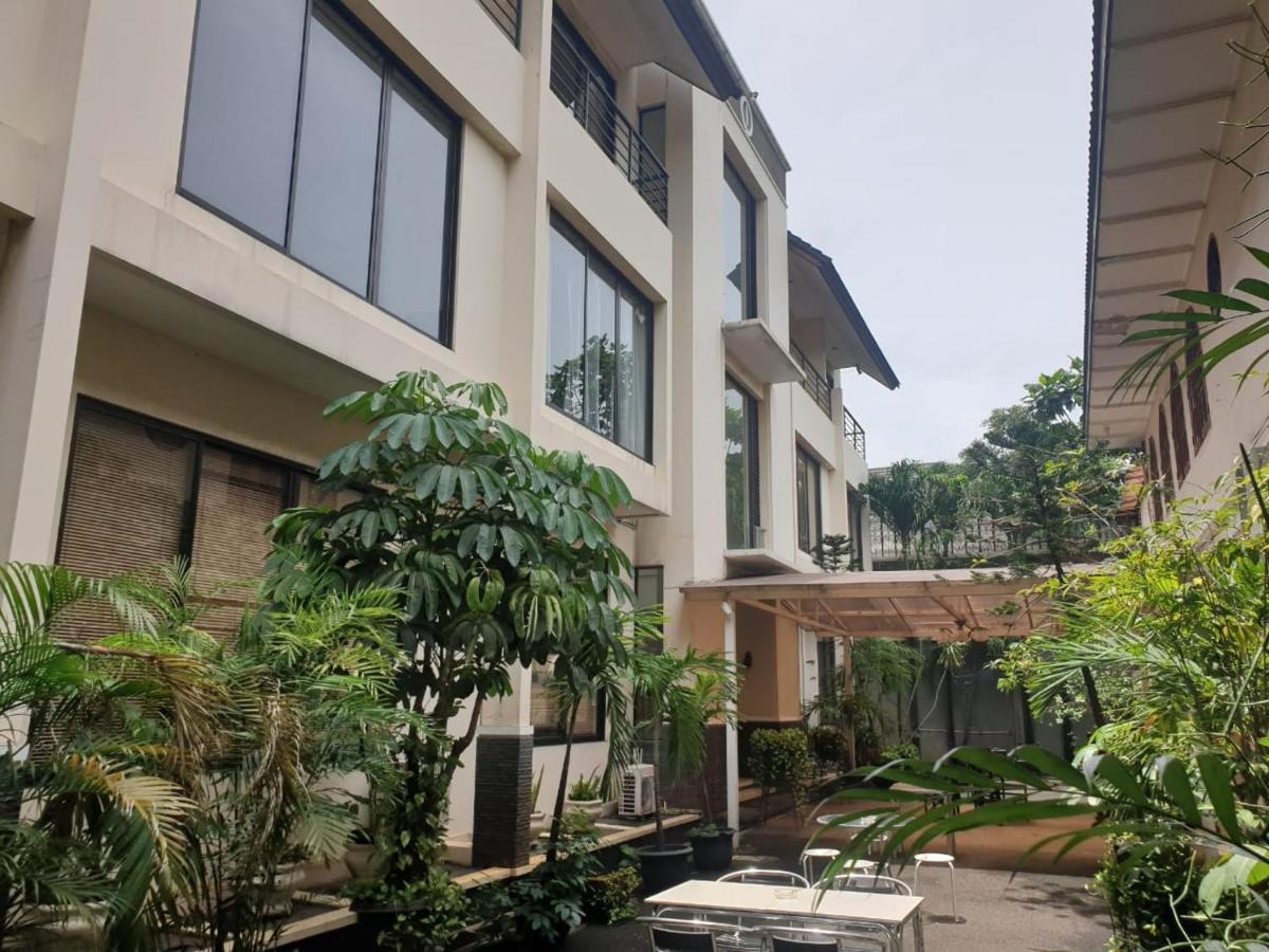 Arimbi Pejaten Suites Jakarta Exterior foto