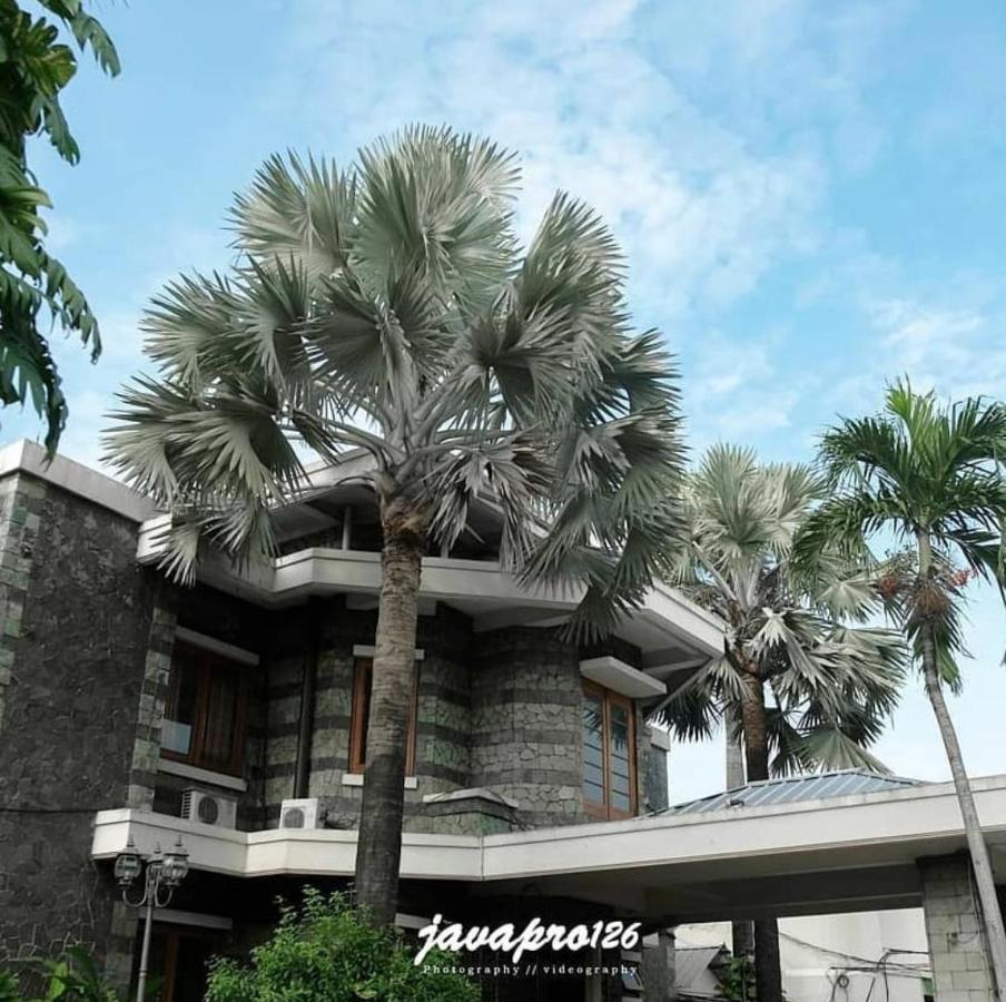 Arimbi Pejaten Suites Jakarta Exterior foto