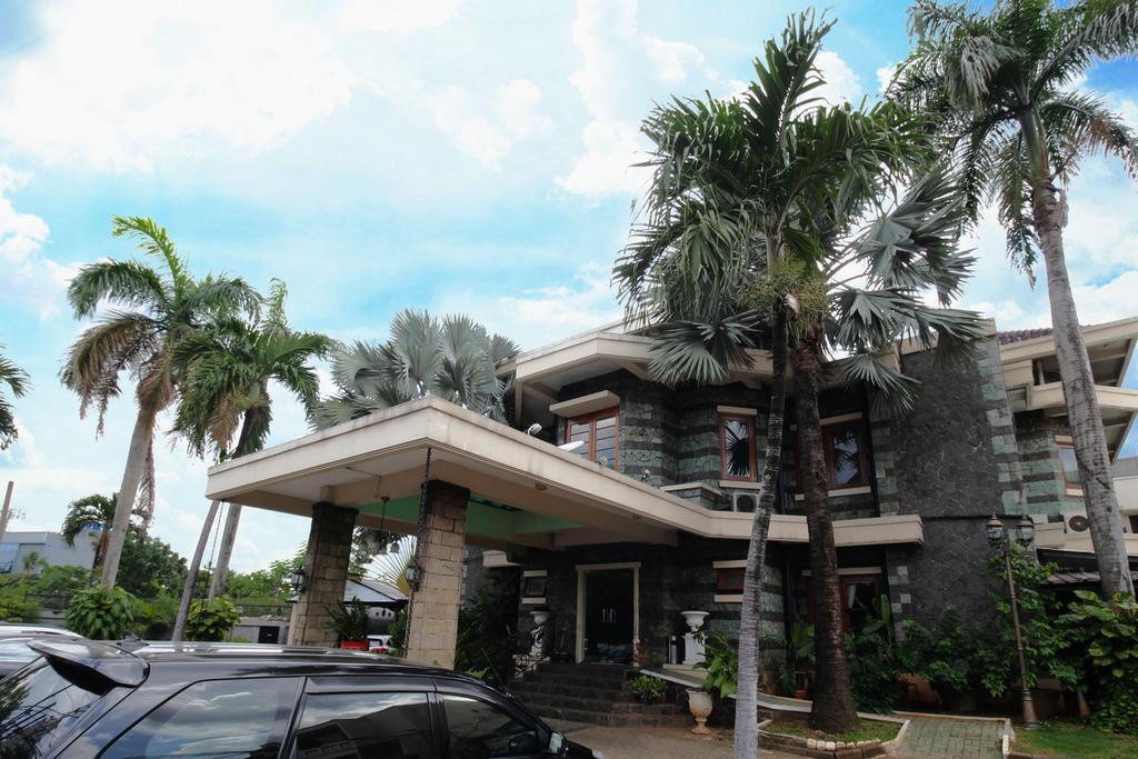 Arimbi Pejaten Suites Jakarta Exterior foto
