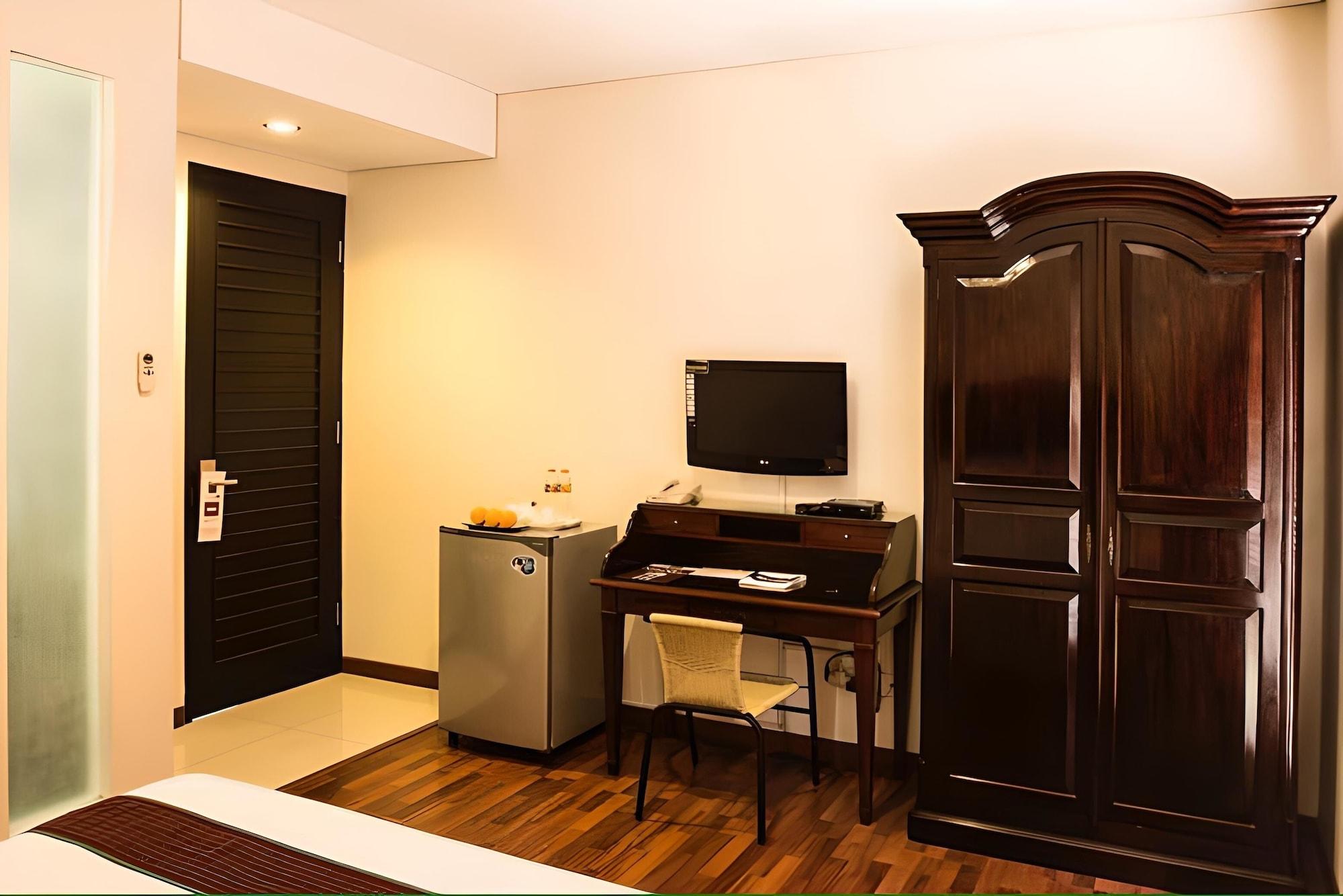 Arimbi Pejaten Suites Jakarta Exterior foto