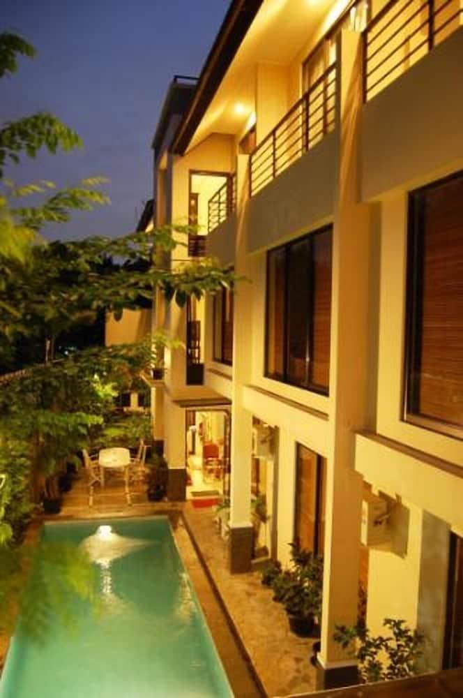 Arimbi Pejaten Suites Jakarta Exterior foto