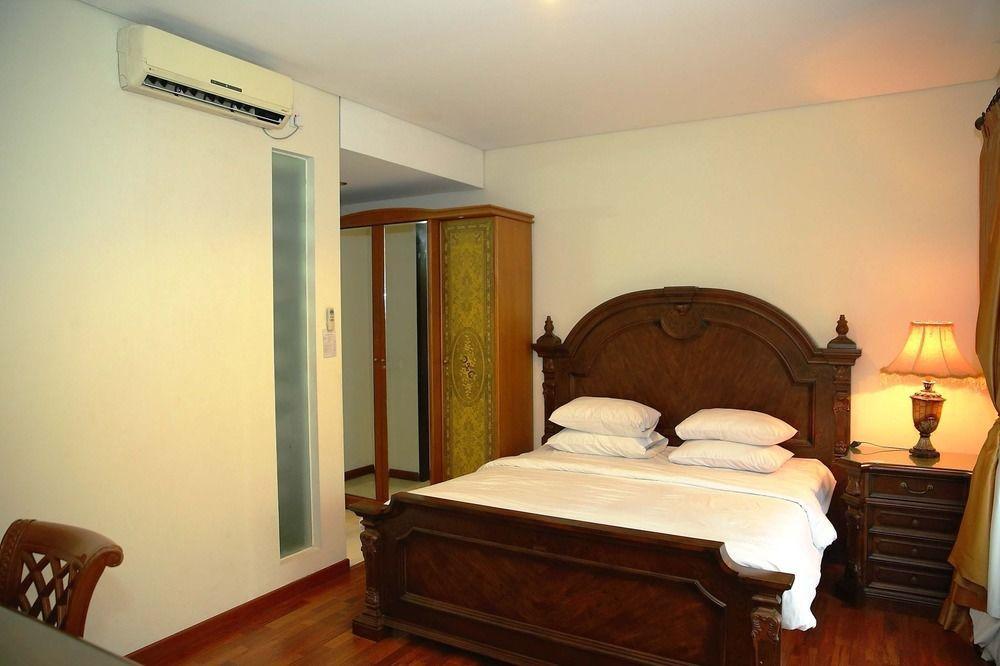 Arimbi Pejaten Suites Jakarta Exterior foto