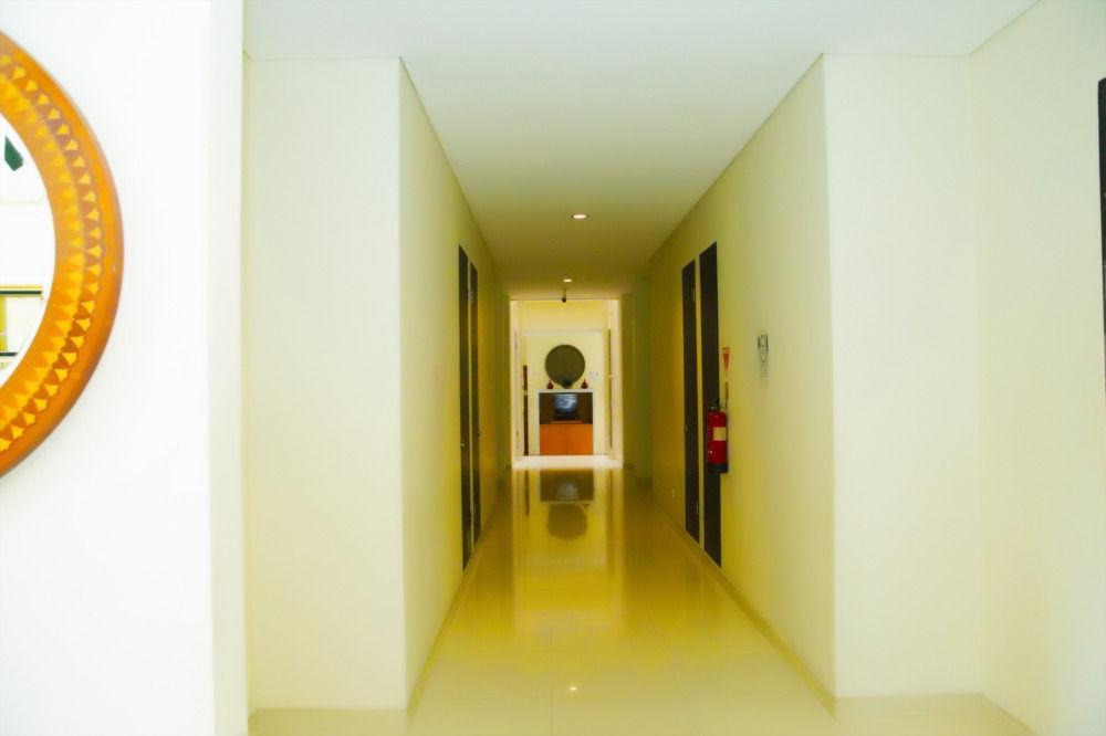Arimbi Pejaten Suites Jakarta Exterior foto