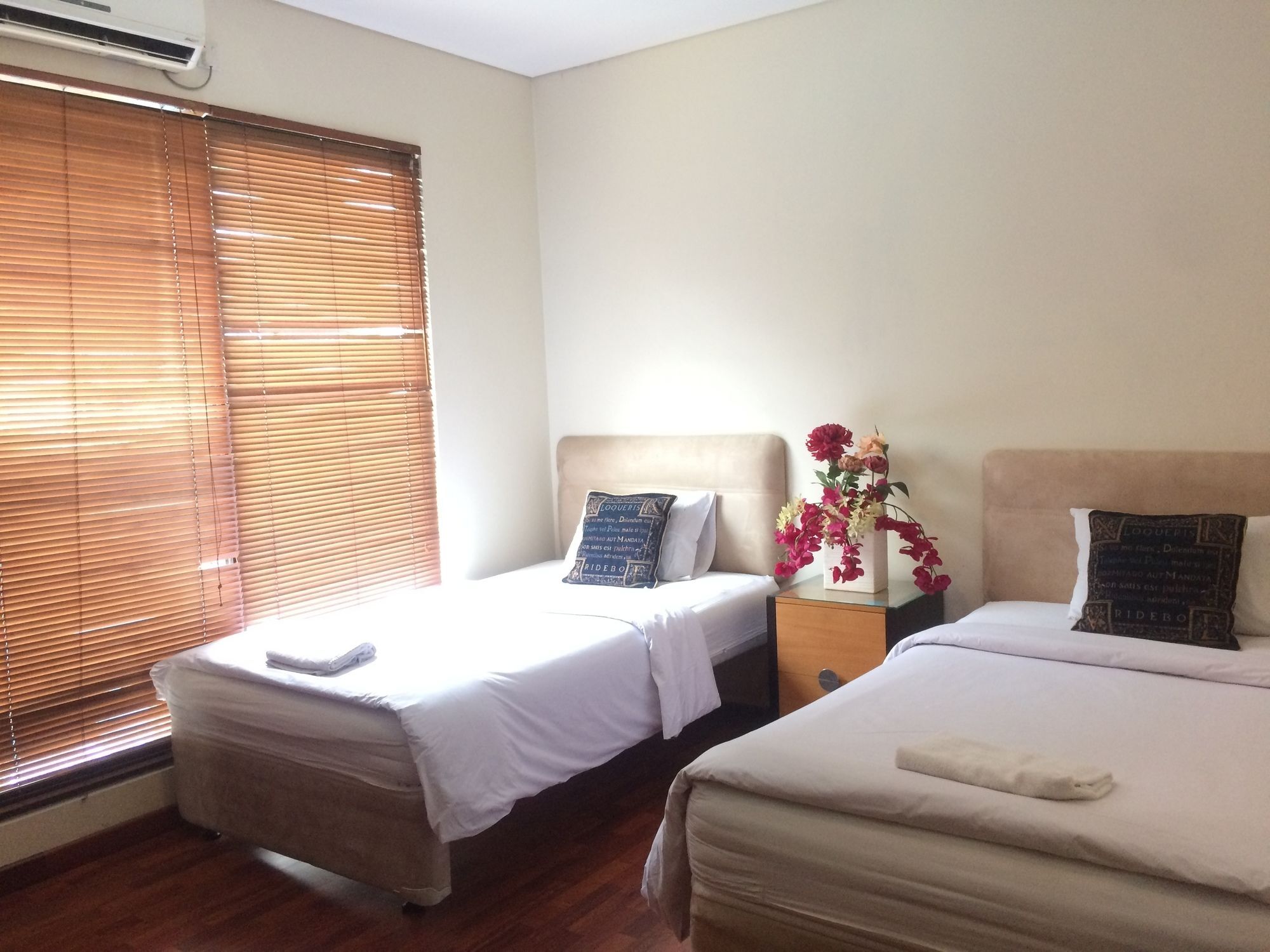 Arimbi Pejaten Suites Jakarta Exterior foto