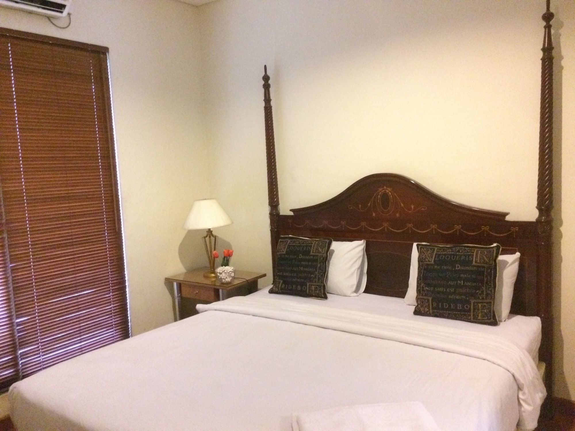 Arimbi Pejaten Suites Jakarta Exterior foto