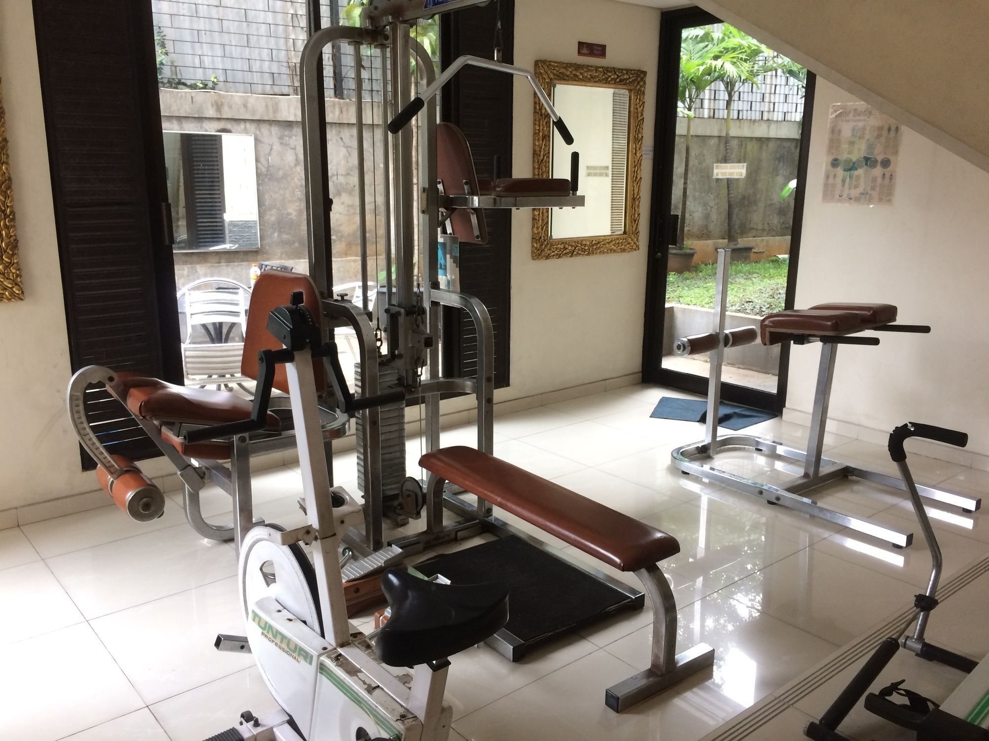 Arimbi Pejaten Suites Jakarta Exterior foto