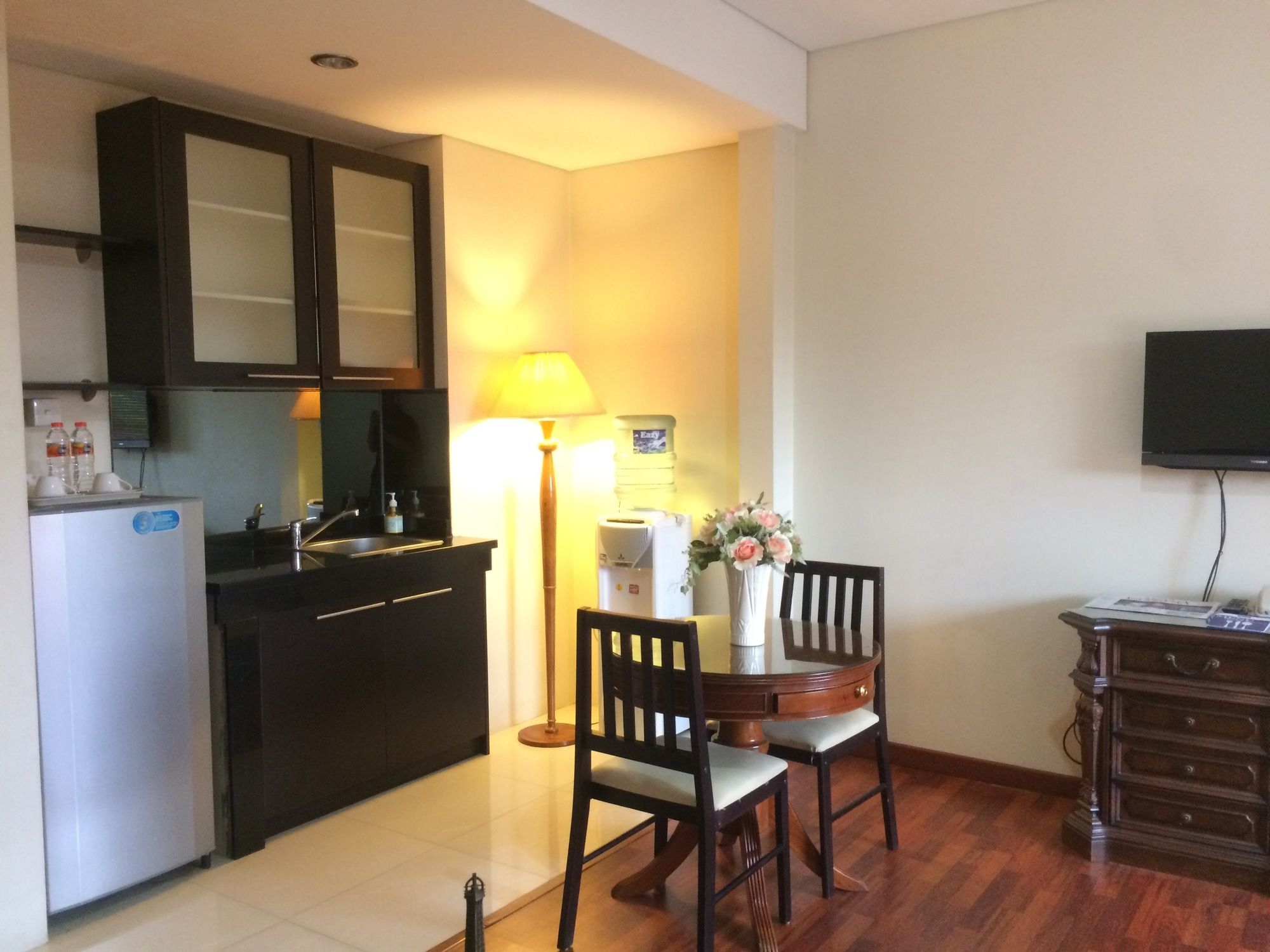 Arimbi Pejaten Suites Jakarta Exterior foto